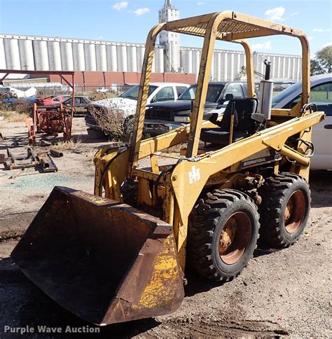 International Skid Steer 